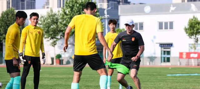 场比赛中 场比赛中