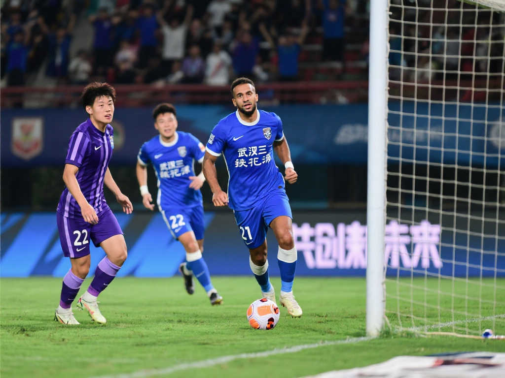 特别是他在 特别是他在